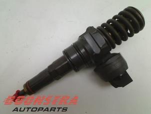 Used Injector (diesel) Seat Leon (1P1) 2.0 TDI DPF Price € 74,25 Margin scheme offered by Boonstra Autoparts