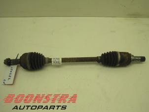 Used Front drive shaft, left Renault Clio Price € 33,00 Margin scheme offered by Boonstra Autoparts