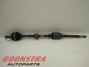 Used Front drive shaft, right Renault Master III (FD/HD) 1.9 dCi Price € 50,82 Inclusive VAT offered by Boonstra Autoparts