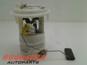 Used Electric fuel pump Peugeot 407 (6D) 2.0 16V Price € 44,25 Margin scheme offered by Boonstra Autoparts