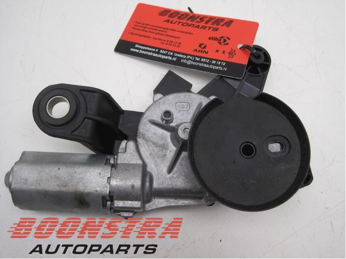 Rear wiper motor from a BMW 3 serie Touring (F31) 320d 2.0 16V 2013