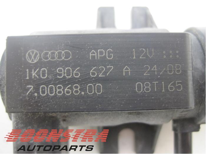 Regulador de presión turbo de un Volkswagen Crafter 2.5 TDI 30/32/35/46/50 2008