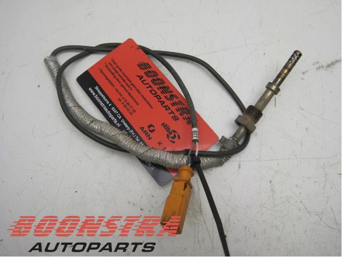 Usagé Sensor température d’échappement Volkswagen Caddy III (2KA,2KH,2CA,2CH) 1.9 TDI Prix € 24,95 Règlement à la marge proposé par Boonstra Autoparts