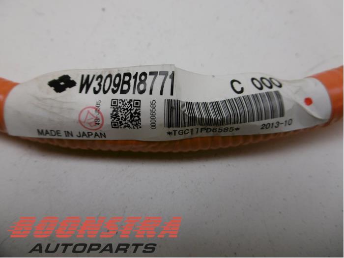 Kabel (rózne) z Mitsubishi Outlander (GF/GG) 2.0 16V PHEV 4x4 2014