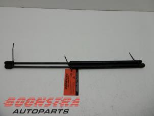 Used Set of tailgate gas struts Opel Corsa E 1.0 SIDI Turbo 12V Price € 29,95 Margin scheme offered by Boonstra Autoparts