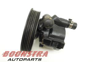 Used Power steering pump Renault Kangoo Express (FC) 1.5 dCi 65 Price € 24,95 Margin scheme offered by Boonstra Autoparts