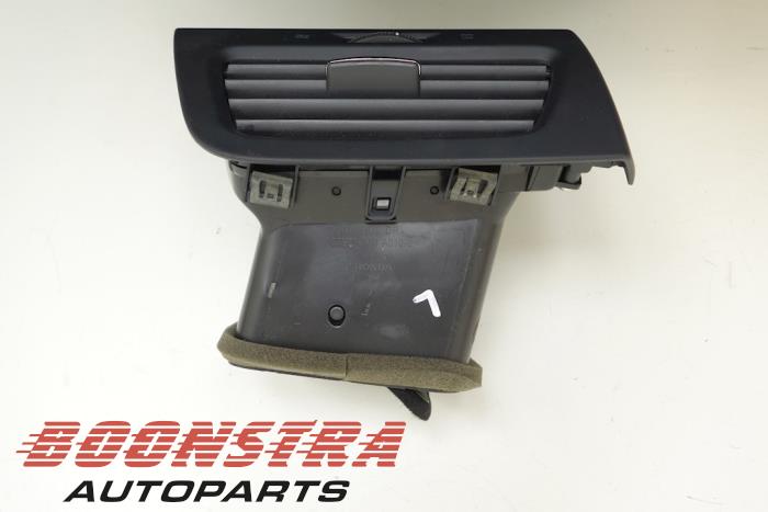 Dashboard vent from a Honda CR-V (RM) 1.6 i-DTEC 16V 2013