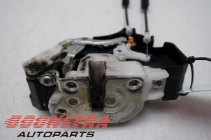 Used Rear door mechanism 4-door, right Mitsubishi Colt (Z2/Z3) 1.3 16V Price € 29,95 Margin scheme offered by Boonstra Autoparts