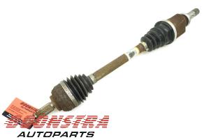 Used Front drive shaft, left Renault Clio III (BR/CR) 1.2 16V TCe 100 Price € 24,95 Margin scheme offered by Boonstra Autoparts