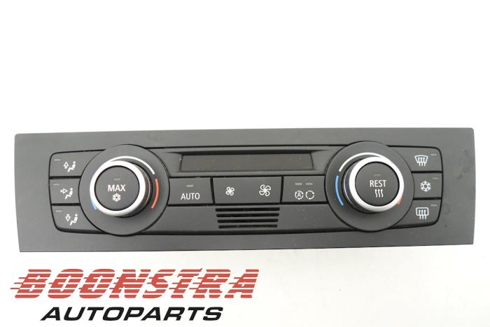 Heater control panel from a BMW 1 serie (E87/87N) 120i 16V 2007