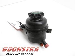 Used Power steering fluid reservoir BMW 3 serie (E93) M3 4.0 V8 32V Price € 24,95 Margin scheme offered by Boonstra Autoparts