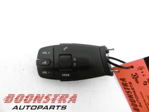 Usados Mando de radio volante Seat Ibiza IV (6J5) 1.4 TSI 16V FR Precio € 24,95 Norma de margen ofrecido por Boonstra Autoparts