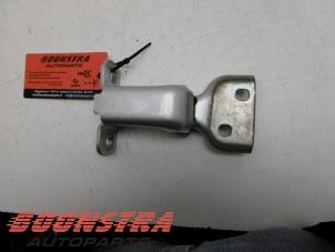 Used Front door hinge, right Opel Vivaro 1.6 CDTI BiTurbo 120 Price € 24,95 Margin scheme offered by Boonstra Autoparts