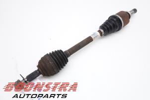 Used Front drive shaft, left Renault Clio Price € 29,95 Margin scheme offered by Boonstra Autoparts