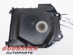 Used Subwoofer BMW 5 serie Touring (F11) 520d 16V Price € 36,75 Margin scheme offered by Boonstra Autoparts