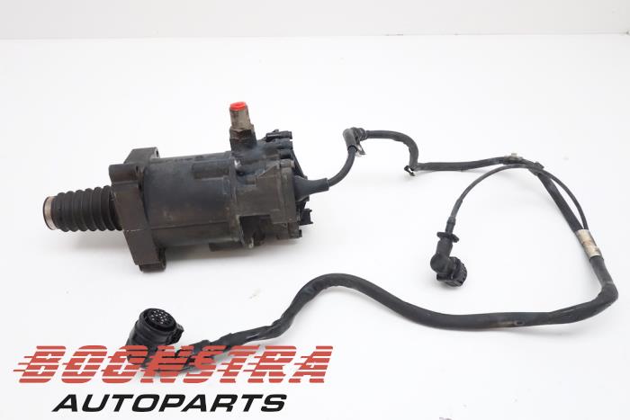 Używane Silownik sprzegla MAN TGX Cena € 502,15 Z VAT oferowane przez Boonstra Autoparts