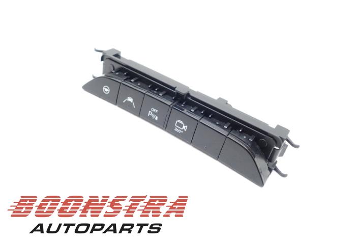 Usados Interruptor PDC Mercedes S (222.0/222.1) 3.0 S-500 Plug-in Hybrid Biturbo 24V Precio € 29,95 Norma de margen ofrecido por Boonstra Autoparts