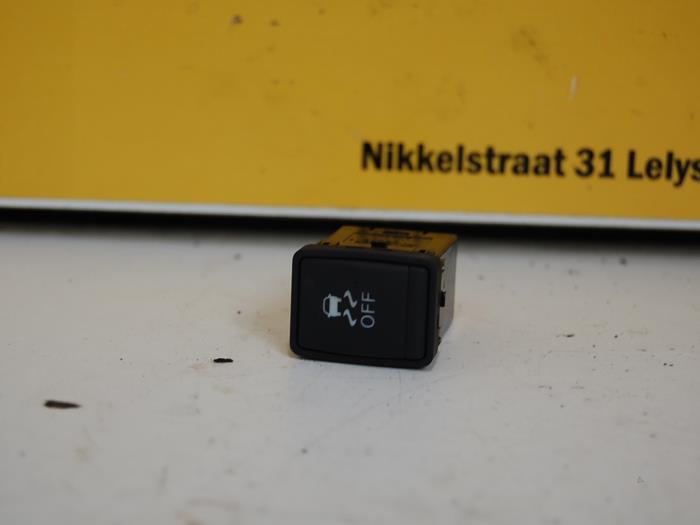 Interruptor ASR de un Nissan Juke (F15) 1.5 dCi 2015