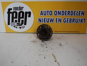 Usagé Roulement de roue arrière Opel Astra H (L48) 1.7 CDTi 16V Prix € 35,00 Règlement à la marge proposé par Autobedrijf van der Feer