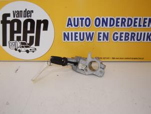 Usagé Serrure de contact + clé Opel Astra H (L48) 1.7 CDTi 16V Prix € 55,00 Règlement à la marge proposé par Autobedrijf van der Feer