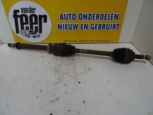 Used Front drive shaft, right Renault Clio III (BR/CR) 1.4 16V Price € 45,00 Margin scheme offered by Autobedrijf van der Feer