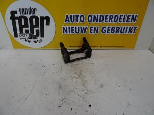 Used Front brake calliperholder, right Renault Clio III (BR/CR) 1.4 16V Price € 12,50 Margin scheme offered by Autobedrijf van der Feer