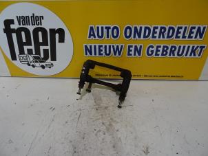 Used Front brake calliperholder, left Renault Clio III (BR/CR) 1.4 16V Price € 12,50 Margin scheme offered by Autobedrijf van der Feer