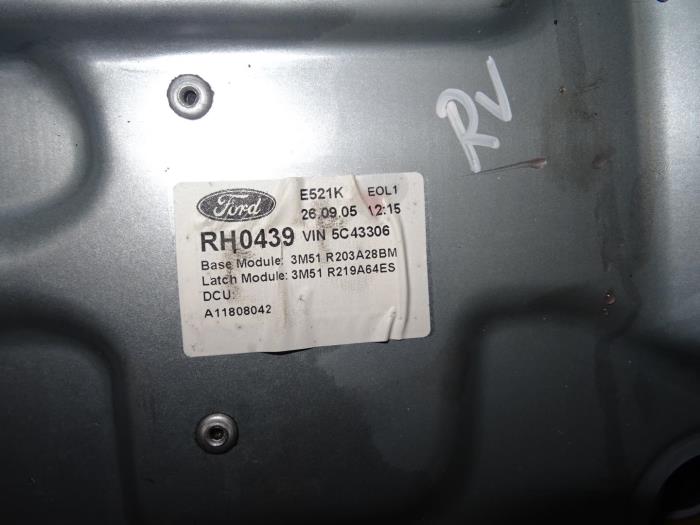 Window mechanism 4-door, front right from a Ford Focus C-Max 1.6 16V 2005