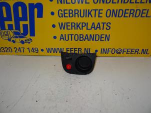 Used Panic lighting switch Seat Leon (1P1) 2.0 TDI DPF Price € 10,00 Margin scheme offered by Autobedrijf van der Feer