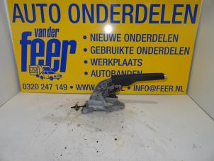 Używane Dzwignia hamulca postojowego Volkswagen Golf V (1K1) 1.9 TDI Cena € 22,50 Procedura marży oferowane przez Autobedrijf van der Feer