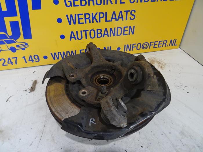 Knuckle, rear right from a BMW 3 serie Touring (E91) 325d 24V 2006