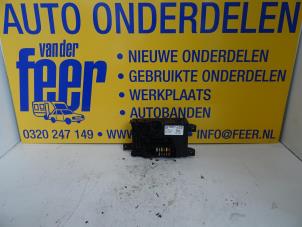 Usagé Porte fusible Opel Corsa D 1.3 CDTi 16V ecoFLEX Prix € 55,00 Règlement à la marge proposé par Autobedrijf van der Feer