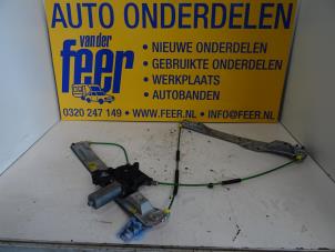 Usagé Lève vitre électrique avant gauche Opel Corsa D 1.3 CDTi 16V ecoFLEX Prix € 35,00 Règlement à la marge proposé par Autobedrijf van der Feer