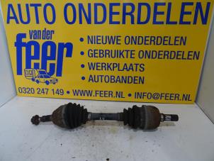 Usagé Arbre de transmission avant gauche Opel Astra H (L48) 1.7 CDTi 16V Prix € 45,00 Règlement à la marge proposé par Autobedrijf van der Feer