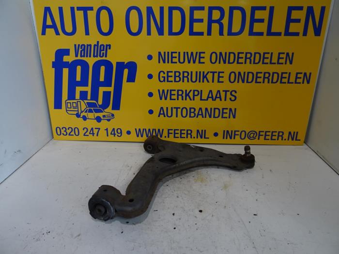 Front wishbone, right from a Opel Astra H (L48) 1.7 CDTi 16V 2008