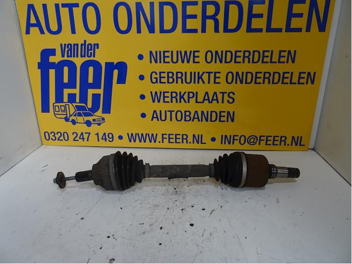 Front drive shaft, left from a Volvo C30 (EK/MK)  2008