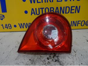 Gebrauchte Rücklicht links Volkswagen Golf V (1K1) 1.9 TDI Preis € 25,00 Margenregelung angeboten von Autobedrijf van der Feer