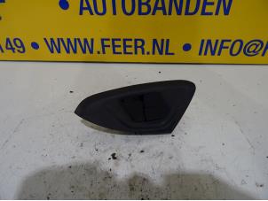 Gebrauchte Elektrisches Fenster Schalter Peugeot 108 Preis € 20,00 Margenregelung angeboten von Autobedrijf van der Feer