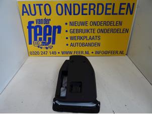 Używane Pokrywa kolumny kierownicy Ford Fiesta 7 1.0 EcoBoost 12V 100 Cena € 25,00 Procedura marży oferowane przez Autobedrijf van der Feer
