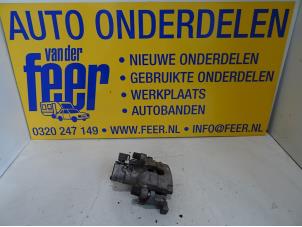 Używane Zacisk hamulcowy prawy tyl Ford Fiesta 7 1.0 EcoBoost 12V 100 Cena € 65,00 Procedura marży oferowane przez Autobedrijf van der Feer
