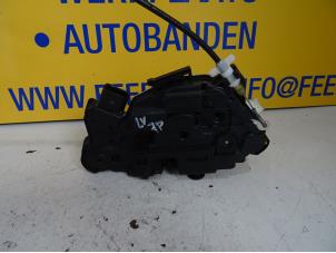 Usagé Serrure avant gauche Volkswagen Up! (121) Prix € 27,50 Règlement à la marge proposé par Autobedrijf van der Feer
