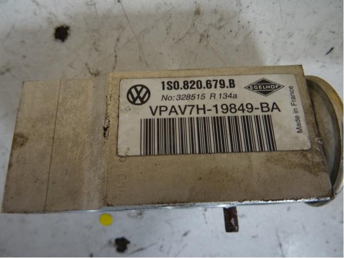 Zawór rozprezny klimatyzacji z Volkswagen Up! (121)  2013