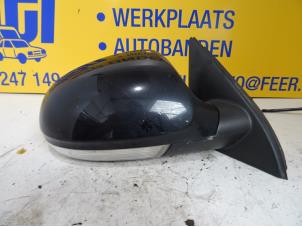 Used Wing mirror, right Volkswagen Passat (3C2) 2.0 TDI 140 Price € 35,00 Margin scheme offered by Autobedrijf van der Feer