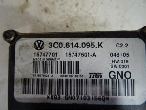 Usados Bomba ABS Volkswagen Passat (3C2) 2.0 TDI 140 Precio € 50,00 Norma de margen ofrecido por Autobedrijf van der Feer