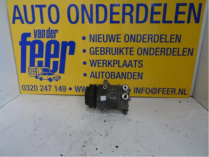 Bomba de aire acondicionado de un Opel Corsa D 1.3 CDTi 16V ecoFLEX 2011
