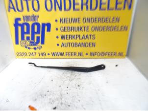 Used Front wiper arm Kia Proceed (CD) 1.4 T-GDI 16V Price € 20,00 Margin scheme offered by Autobedrijf van der Feer