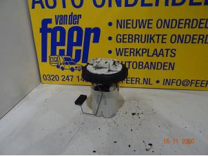 Usados Bomba de gasolina Peugeot 207/207+ (WA/WC/WM) 1.6 16V Precio € 45,00 Norma de margen ofrecido por Autobedrijf van der Feer