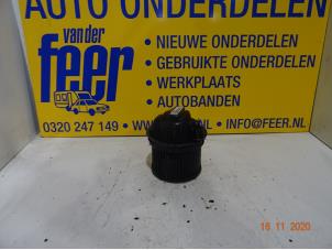 Usados Motor de ventilador de calefactor Peugeot 207/207+ (WA/WC/WM) 1.6 16V Precio € 35,00 Norma de margen ofrecido por Autobedrijf van der Feer