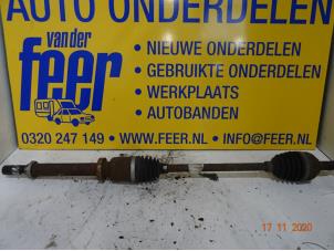 Used Front drive shaft, right Renault Clio III (BR/CR) 1.2 16V 75 Price € 35,00 Margin scheme offered by Autobedrijf van der Feer