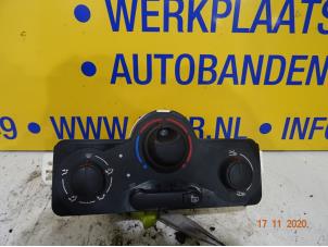 Used Heater control panel Renault Clio III (BR/CR) 1.2 16V 75 Price € 17,50 Margin scheme offered by Autobedrijf van der Feer
